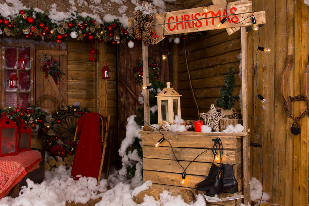 Eine geschmückte Hütte für deine Weihnachtsfeier Idee